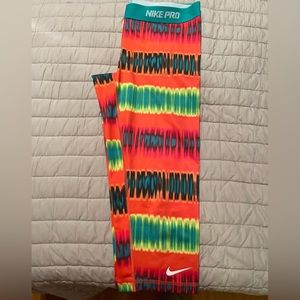 Women’s Mid Rise Cropped Nike Pro Training Leggings